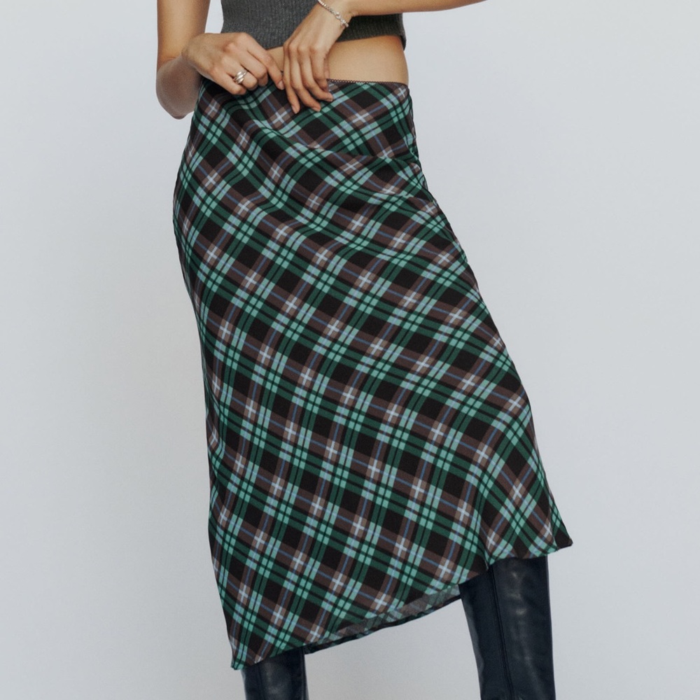 ISO!! Reformation Layla skirt in Moreno